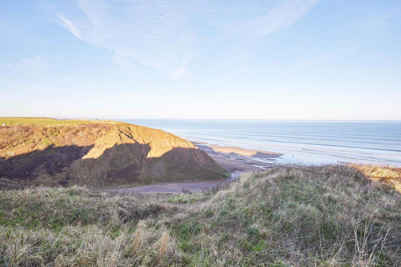 Host & Stay - 'Salty' Seaview Saltburn-by-the-Sea Bagian luar foto